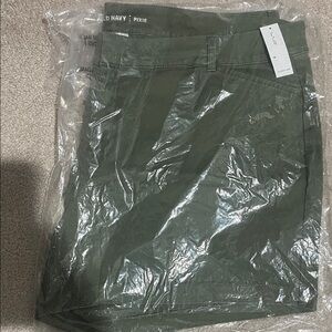 Old Navy pixie chino shorts